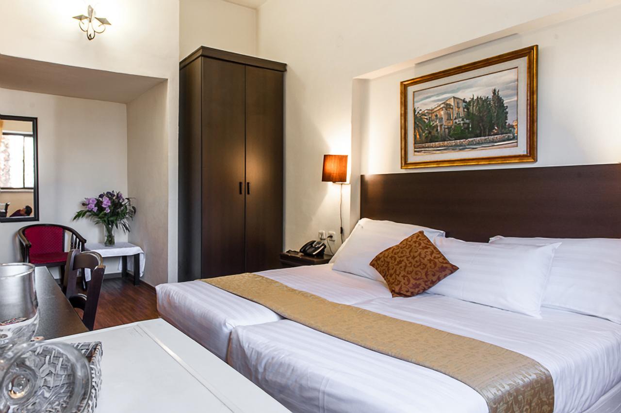 A Little House In Rechavia Hotel Jerusalem Exterior photo