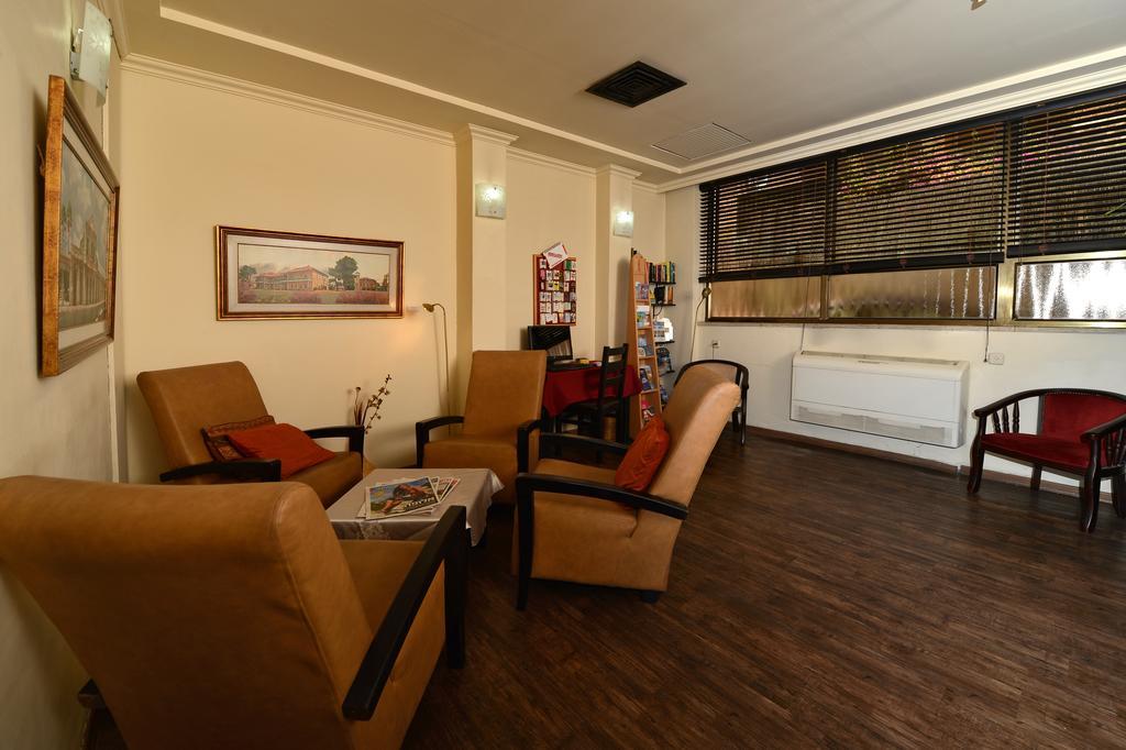 A Little House In Rechavia Hotel Jerusalem Exterior photo
