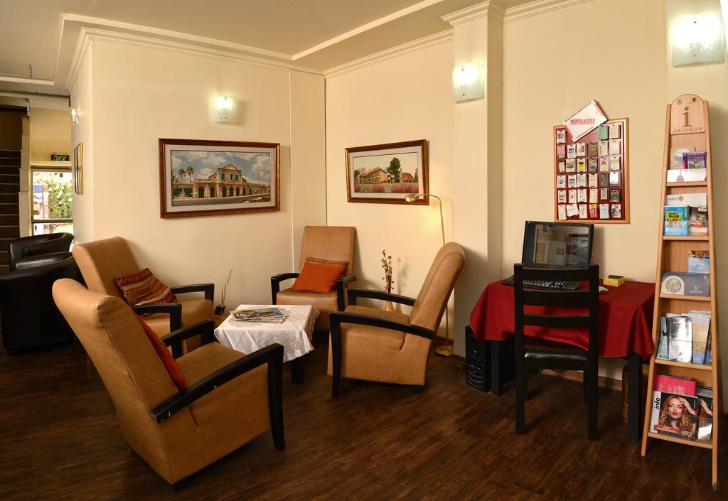 A Little House In Rechavia Hotel Jerusalem Exterior photo