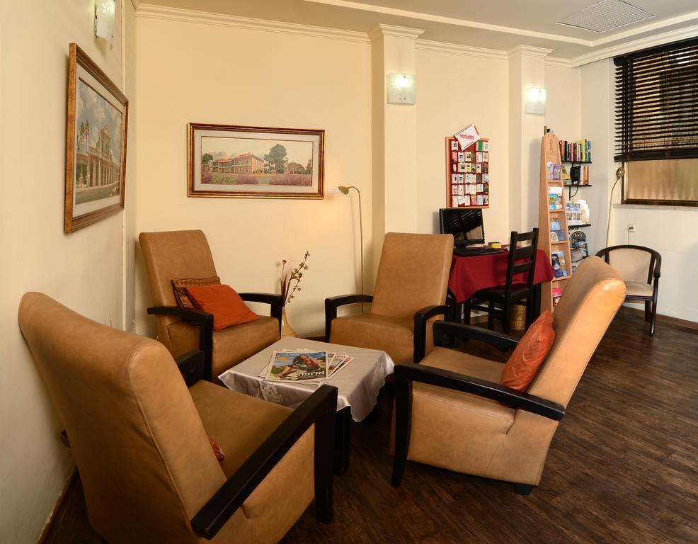 A Little House In Rechavia Hotel Jerusalem Exterior photo