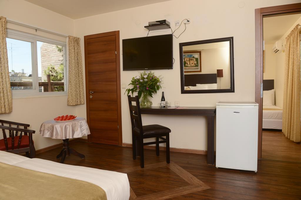 A Little House In Rechavia Hotel Jerusalem Room photo